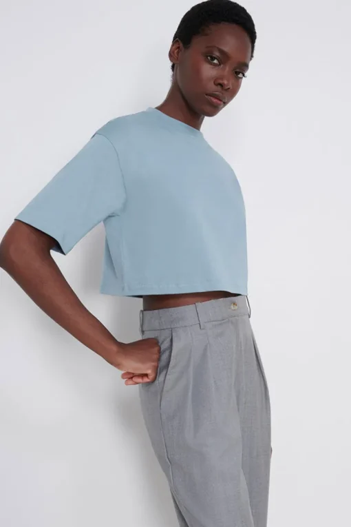 Gupo Cropped T-Shirt