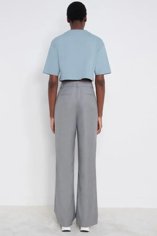 Gupo Cropped T-Shirt