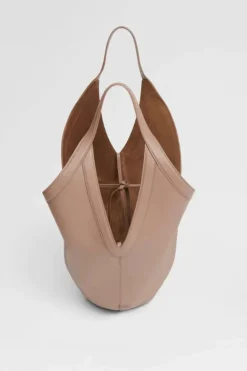 Soft M Hobo